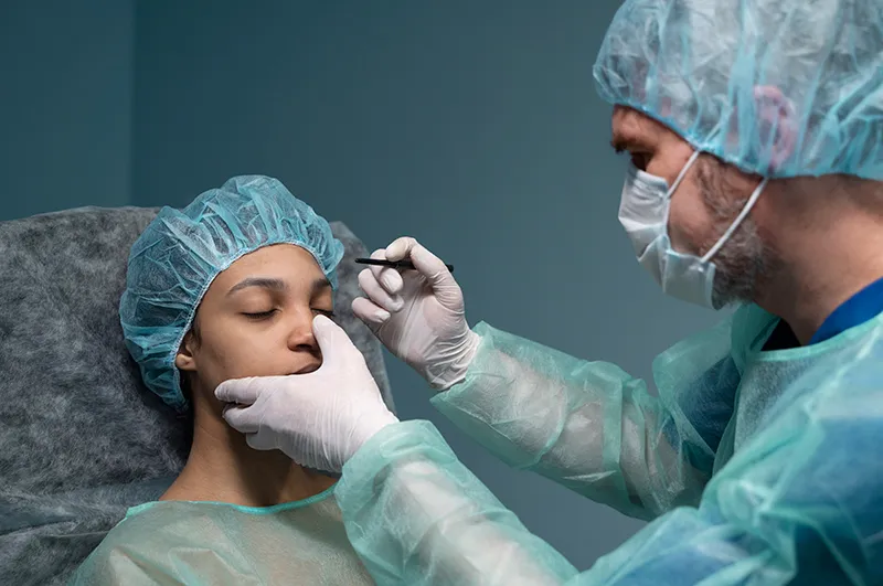 Soluciones para el Cierre de Heridas en Cirugía Oftálmica